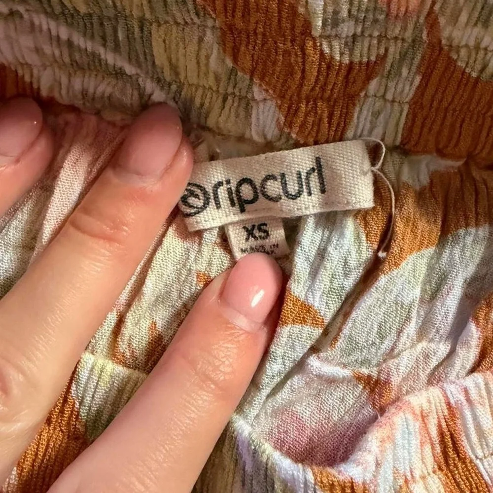 Floral Ruffle Shorts - Picture 4 of 6